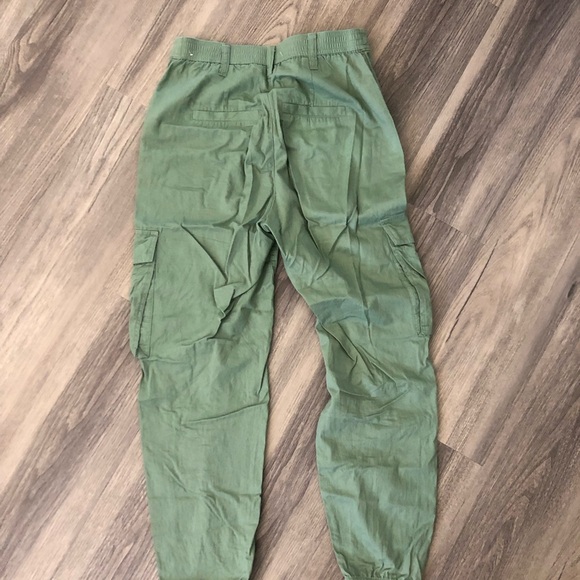 Abercrombie & Fitch Cargo Joggers - Picture 3 of 4